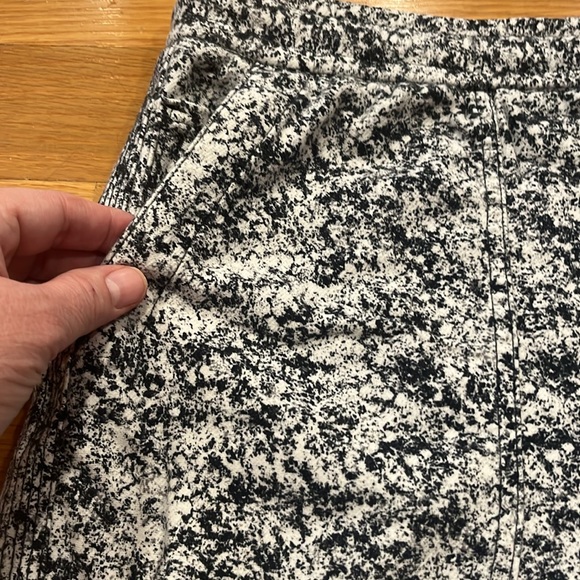 Athleta women’s shorts size xlarge. - Picture 2 of 10